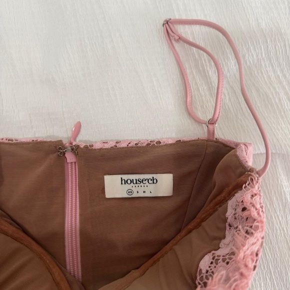 (SOLD) House of CB "Mila" Rose Pink Lace Corset Top in Size XS - Picture 6 of 8